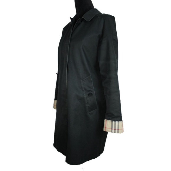 Burberry Black Coat with Plaid Lining - Picture 3 of 6